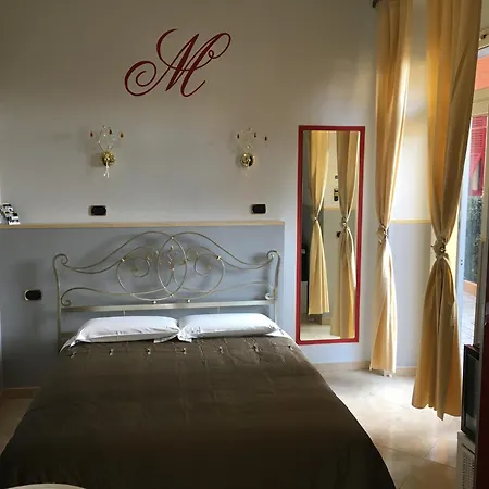 Le Divine - Reception Via Xxv Aprile 5