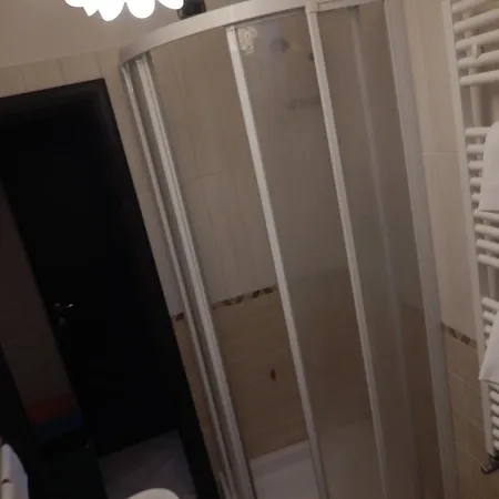 Le Divine - Reception Via Xxv Aprile 5 레반토