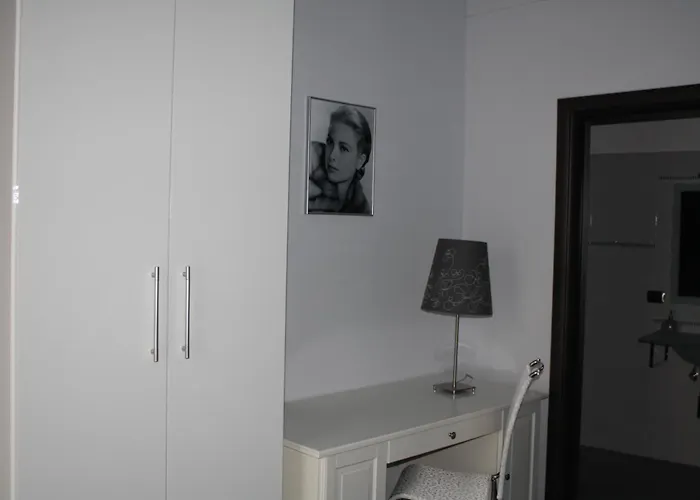 Le Divine - Reception Via Xxv Aprile 5 게스트하우스