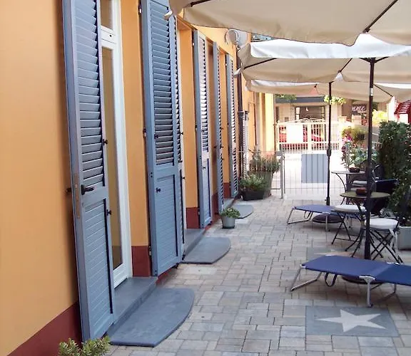 Le Divine - Reception Via Xxv Aprile 5 레반토